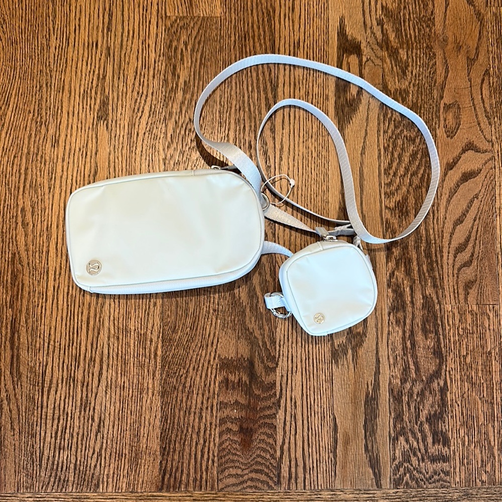 Lululemon modular phone crossbody bag
